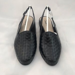 Trotters Trotters Lena Slingback Sandal Black 6.5WW or 7W